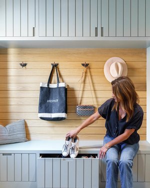Feeling a bit overwhelmed at home lately? Here are some simple tips to help cut down on the clutter and reclaim your peace of mind.

✨ Quality over quantity

✨ Limit Purchases

✨Space is your friend

✨Declutter regularly

✨Establish good daily habits